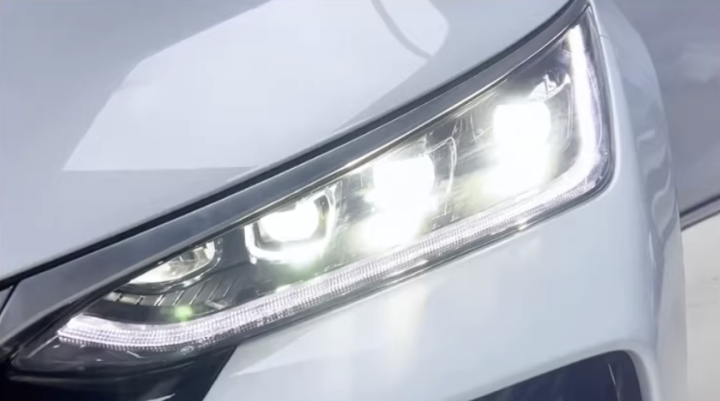 Nâng cấp đèn pha laser BYD Sealion 8